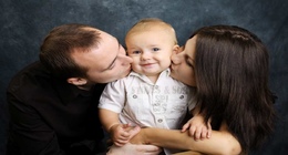 Фото: Выплаты при усыновлении ребенка